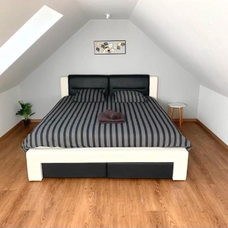 شقة Monéteau  في Loft Evasion , Parking Gratuit , 5 Min Auxerre المظهر الخارجي الصورة